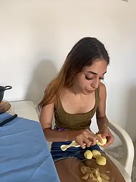 Snapshot of loirinhaaa chatting on 28, 10, 2025 loirinhaaa online show from 28, 10, 2025