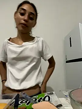 Snapshot of loirinhaaa chatting on 7, 11, 2025 loirinhaaa online show from 7, 11, 2025