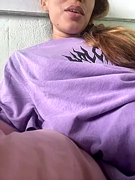 Snapshot of loirinhaaa chatting on 12, 11, 2025 loirinhaaa online show from 12, 11, 2025