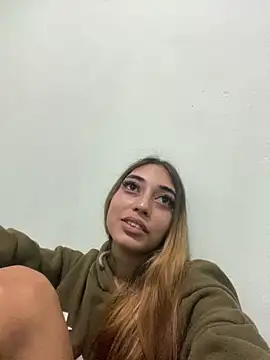 Snapshot of loirinhaaa chatting on 21, 11, 2025 loirinhaaa online show from 21, 11, 2025