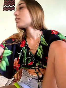 Snapshot of loirinhaaa chatting on 23, 11, 2025 loirinhaaa online show from 23, 11, 2025