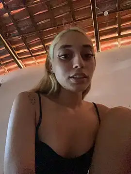 loirinhaaa online show from 21, 4, 2026