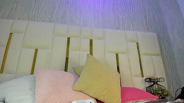 mia vy online show from 5, 5, 2026