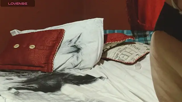 Snapshot of Sasharosee2 chatting on 28, 10, 2025 Sasharosee2 online show from 28, 10, 2025