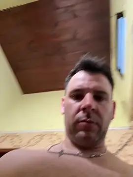 Snapshot of Ezeveron chatting on 4, 10, 2025 Ezeveron online show from 4, 10, 2025