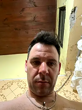 Snapshot of Ezeveron chatting on 9, 10, 2025 Ezeveron online show from 9, 10, 2025