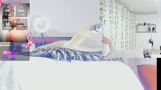 Snapshot of Ashley__Jones__ chatting on 22, 4, 2026 Ashley Jones online show from 22, 4, 2026