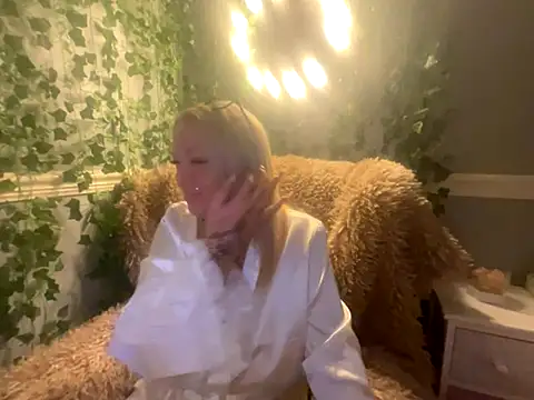 BonnyDesire online show from 30, 11, 2025