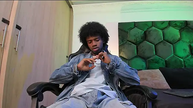 Snapshot of AllexJacob chatting on 5, 2, 2026 AllexJacob online show from 5, 2, 2026