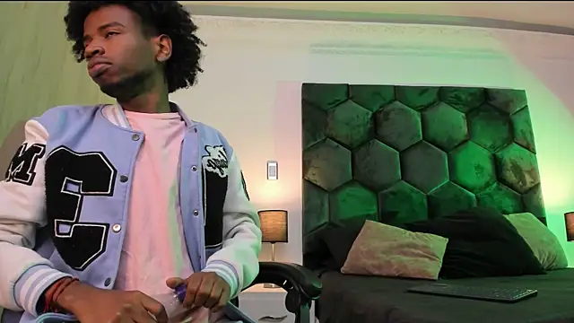 Snapshot of AllexJacob chatting on 7, 2, 2026 AllexJacob online show from 7, 2, 2026