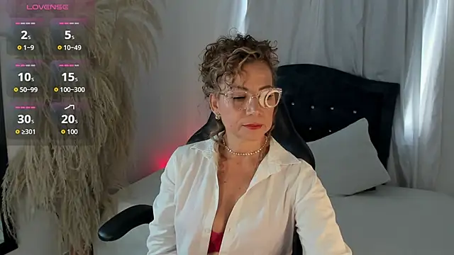 Jademommy  online show from 7, 11, 2025