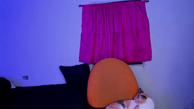 Snapshot of Shairaclark_ chatting on 8, 10, 2025 Shairaclark online show from 8, 10, 2025