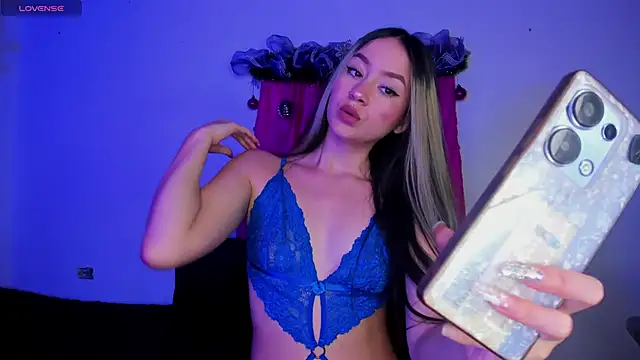 Snapshot of Shairaclark_ chatting on 3, 12, 2025 Shairaclark online show from 3, 12, 2025