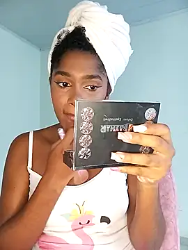 Snapshot of Beauty_Luci chatting on 27, 10, 2025 Beauty Luci online show from 27, 10, 2025