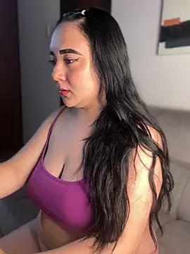 Ssusann Pink online show from 20, 9, 2025