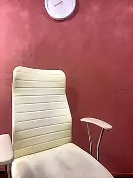 Ssusann Pink online show from 12, 10, 2025