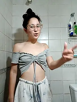 Snapshot of linameii chatting on 24, 10, 2025 linameii online show from 24, 10, 2025