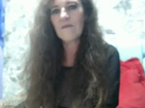 Snapshot of chanel-lam chatting on 13, 11, 2025 chanel-lam online show from 13, 11, 2025