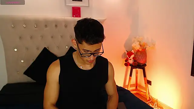 Snapshot of SalvadorFit chatting on 30, 9, 2025 SalvadorFit online show from 30, 9, 2025