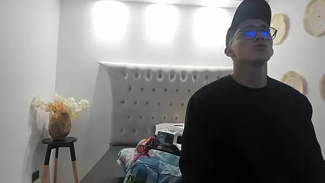 SalvadorFit online show from 1, 2, 2026