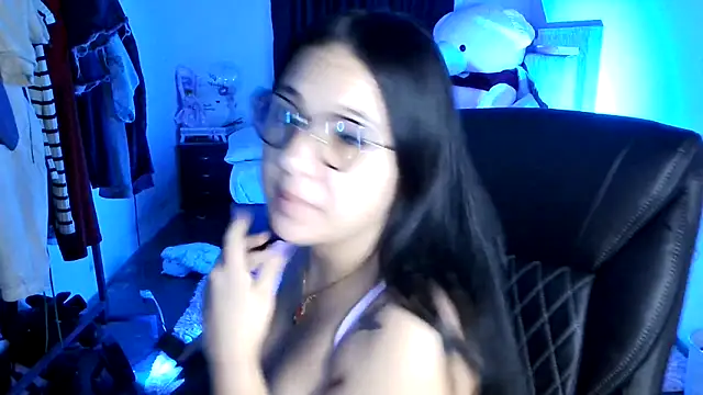 Snapshot of sacha_torres02 chatting on 1, 3, 2026 sacha torres02 online show from 1, 3, 2026