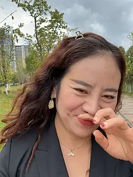 Kayla-love online show from 9, 10, 2025