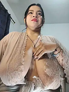 LucyDiamonds1 online show from 18, 10, 2025