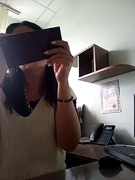 Snapshot of ValeriaLove43211 chatting on 29, 9, 2025 ValeriaLove43211 online show from 29, 9, 2025