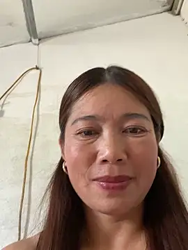 Snapshot of Milky-milk chatting on 28, 10, 2025 Milky-milk online show from 28, 10, 2025