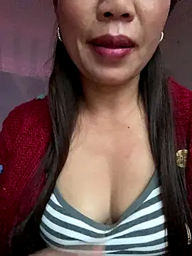 Snapshot of Milky-milk chatting on 13, 12, 2025 Milky-milk online show from 13, 12, 2025