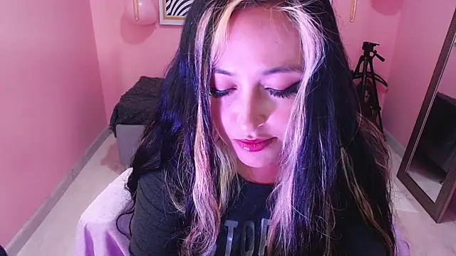 Snapshot of Bunny_poison chatting on 28, 10, 2025 Bunny poison online show from 28, 10, 2025