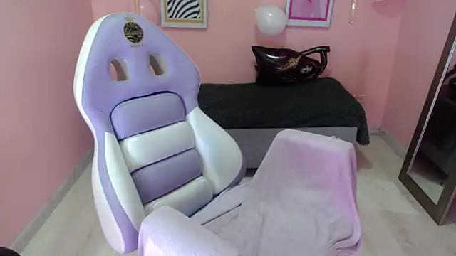 Snapshot of Bunny_poison chatting on 29, 10, 2025 Bunny poison online show from 29, 10, 2025