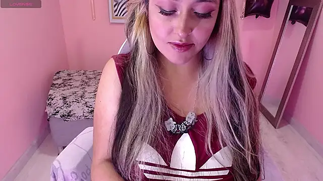 Snapshot of Bunny_poison chatting on 6, 11, 2025 Bunny poison online show from 6, 11, 2025