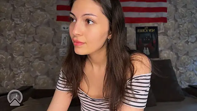 Snapshot of sweeet_strawberies chatting on 1, 11, 2025 sweeet strawberies online show from 1, 11, 2025