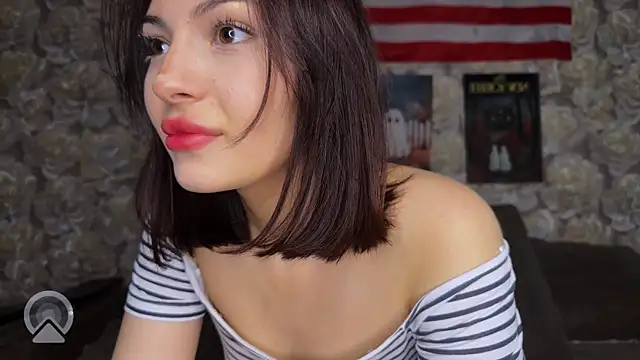 Snapshot of sweeet_strawberies chatting on 19, 11, 2025 sweeet strawberies online show from 19, 11, 2025