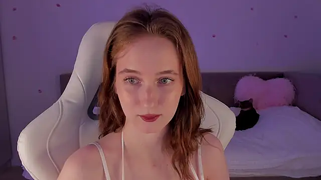 Snapshot of CrystalSoul_ chatting on 4, 10, 2025 CrystalSoul online show from 4, 10, 2025