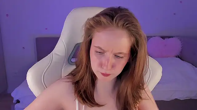 Snapshot of CrystalSoul_ chatting on 10, 10, 2025 CrystalSoul online show from 10, 10, 2025