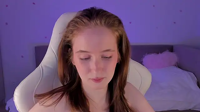 Snapshot of CrystalSoul_ chatting on 12, 10, 2025 CrystalSoul online show from 12, 10, 2025