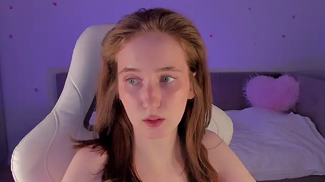 Snapshot of CrystalSoul_ chatting on 15, 10, 2025 CrystalSoul online show from 15, 10, 2025