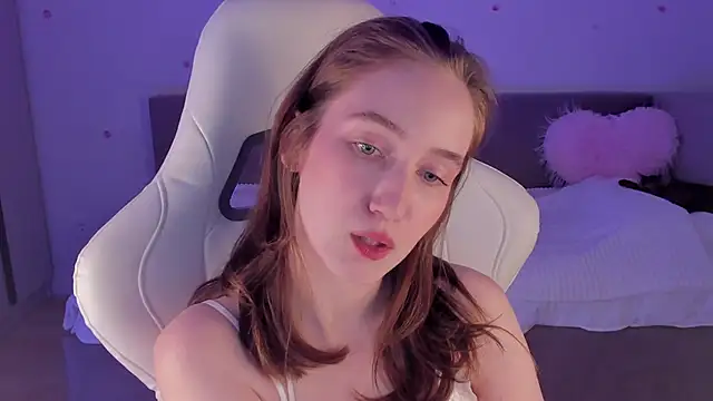 Snapshot of CrystalSoul_ chatting on 24, 10, 2025 CrystalSoul online show from 24, 10, 2025