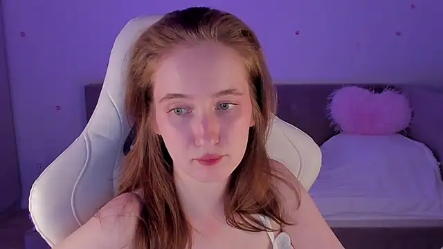 Snapshot of CrystalSoul_ chatting on 25, 10, 2025 CrystalSoul online show from 25, 10, 2025