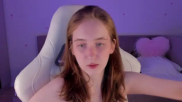 Snapshot of CrystalSoul_ chatting on 27, 10, 2025 CrystalSoul online show from 27, 10, 2025