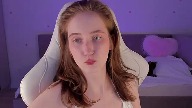 Snapshot of CrystalSoul_ chatting on 28, 10, 2025 CrystalSoul online show from 28, 10, 2025