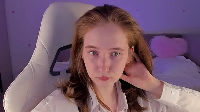 Snapshot of CrystalSoul_ chatting on 30, 10, 2025 CrystalSoul online show from 30, 10, 2025