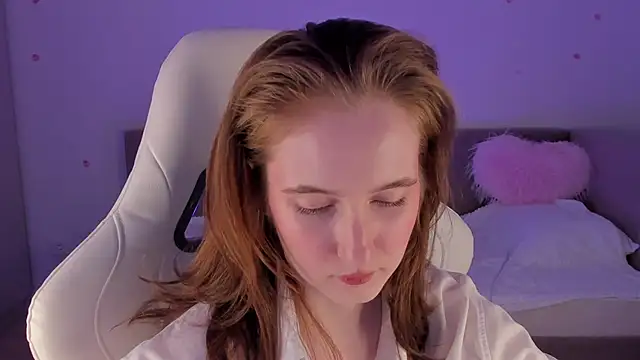 Snapshot of CrystalSoul_ chatting on 31, 10, 2025 CrystalSoul online show from 31, 10, 2025