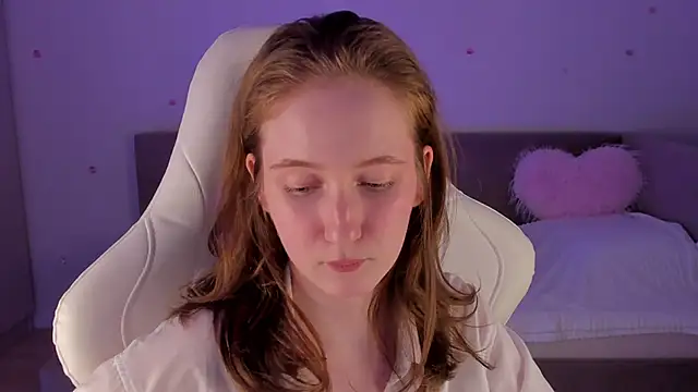 Snapshot of CrystalSoul_ chatting on 4, 11, 2025 CrystalSoul online show from 4, 11, 2025