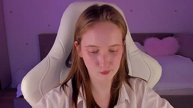 Snapshot of CrystalSoul_ chatting on 12, 11, 2025 CrystalSoul online show from 12, 11, 2025