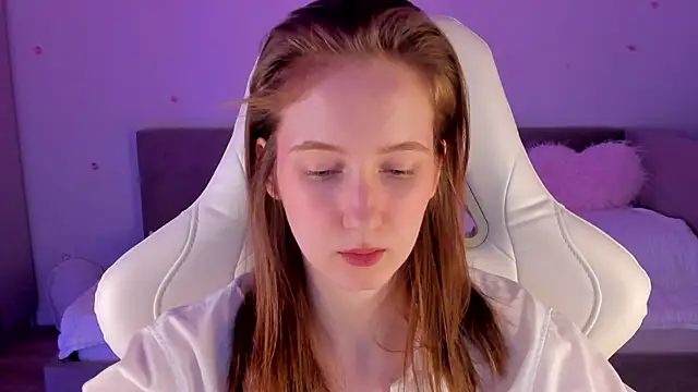 Snapshot of CrystalSoul_ chatting on 14, 11, 2025 CrystalSoul online show from 14, 11, 2025