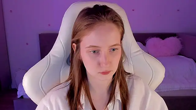 Snapshot of CrystalSoul_ chatting on 15, 11, 2025 CrystalSoul online show from 15, 11, 2025