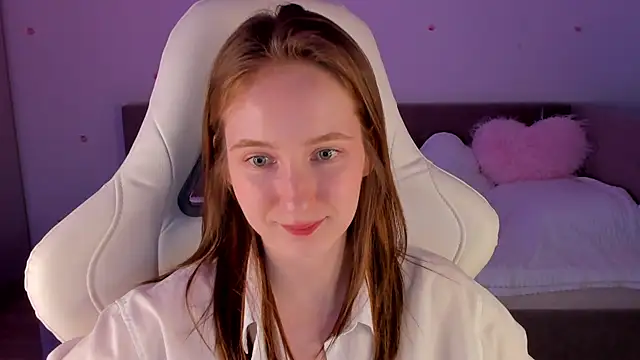 Snapshot of CrystalSoul_ chatting on 16, 11, 2025 CrystalSoul online show from 16, 11, 2025